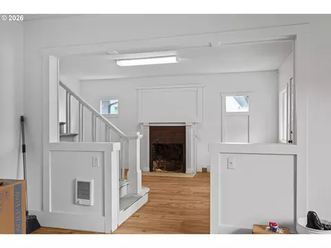 Living - 190 E 3rd St, Coquille, OR 97423 photo 5 of 7