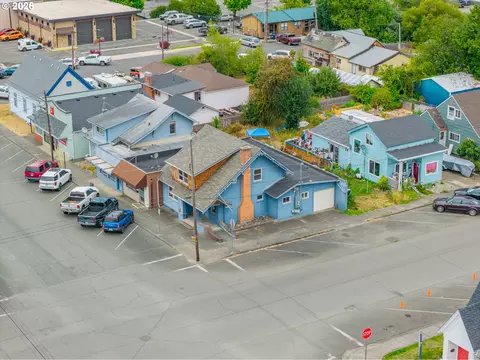 View/Area - 190 E 3rd St, Coquille, OR 97423 photo 1 of 7