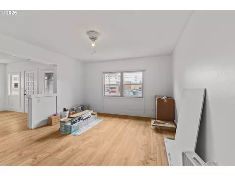 Living - 190 E 3rd St, Coquille, OR 97423 photo 6 of 7