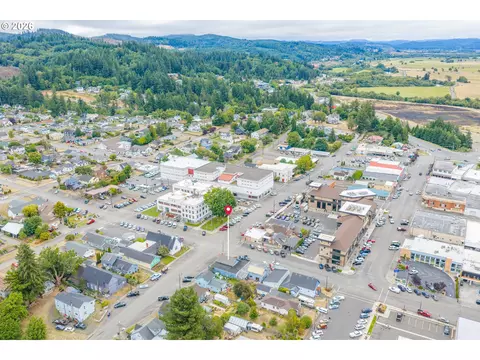 View/Area - 190 E 3rd St, Coquille, OR 97423 photo 7 of 7