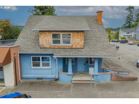Exterior - 190 E 3rd St, Coquille, OR 97423 photo 3 of 5