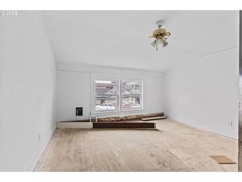 Bedroom - 190 E 3rd St, Coquille, OR 97423 photo 3 of 5