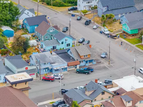 View/Area - 190 E 3rd St, Coquille, OR 97423 photo 3 of 7