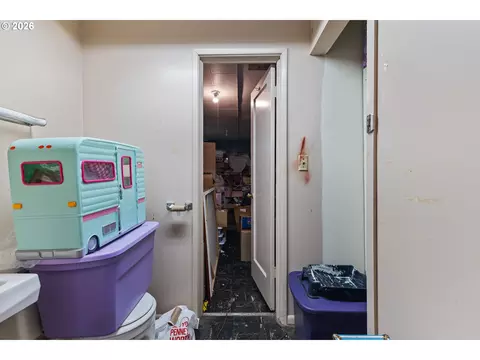 Bath - 190 E 3rd St, Coquille, OR 97423 photo 3 of 3