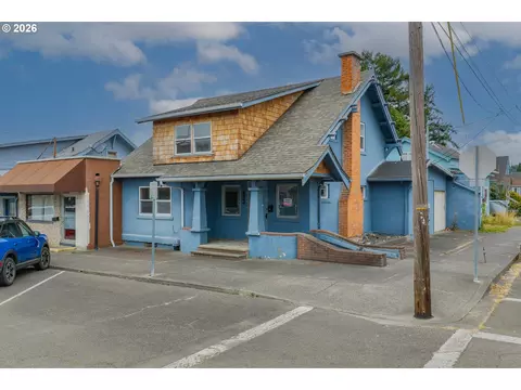 190 E 3rd St, Coquille, OR 97423