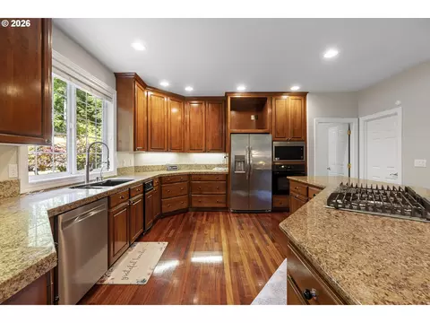 Kitchen - 4306 SE Augusta Loop, Gresham, OR 97080 photo 6 of 6