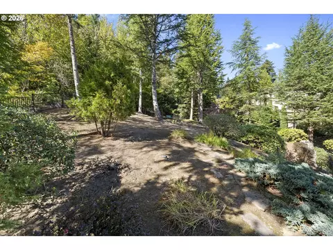 Exterior - 4306 SE Augusta Loop, Gresham, OR 97080 photo 7 of 9