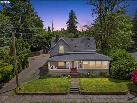 327 6th St, Springfield, OR 97477