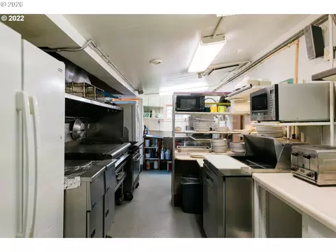 Kitchen - 4265 Main St, Springfield, OR 97478 photo 5 of 5