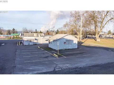Exterior - 4265 Main St, Springfield, OR 97478 photo 3 of 5