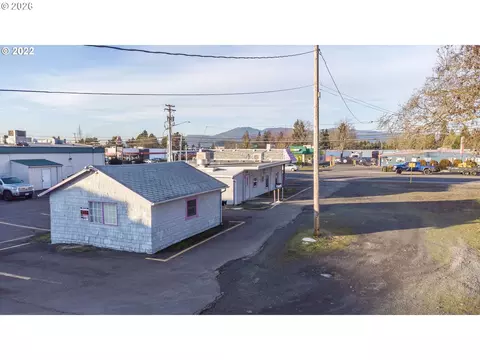 Exterior - 4265 Main St, Springfield, OR 97478 photo 4 of 5
