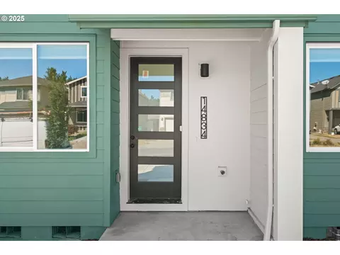 14834 NE Couch St #6, Portland, OR 97230