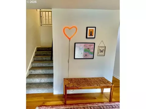 Entry Way - 1520 W 28th Pl, Eugene, OR 97405 photo 1 of 2