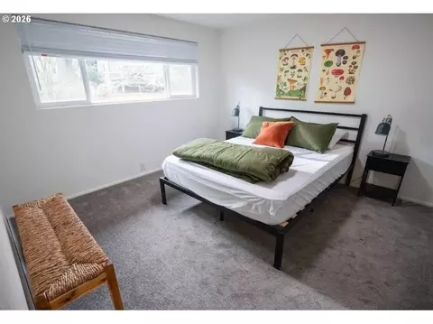 Bedroom - 1520 W 28th Pl, Eugene, OR 97405 photo 5 of 6