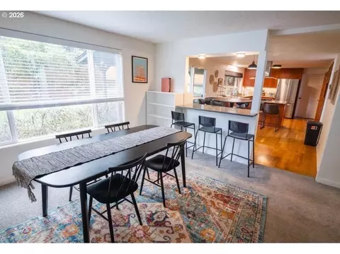 Dining - 1520 W 28th Pl, Eugene, OR 97405 photo 3 of 3