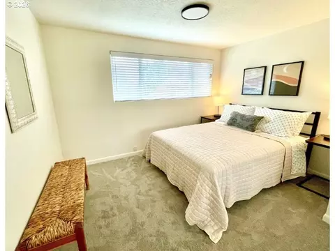 Bedroom - 1520 W 28th Pl, Eugene, OR 97405 photo 4 of 6