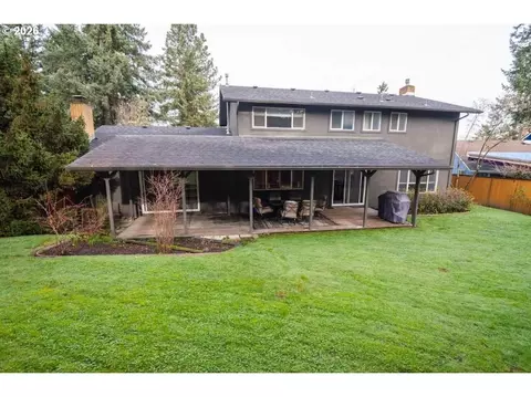 Exterior - 1520 W 28th Pl, Eugene, OR 97405 photo 3 of 4