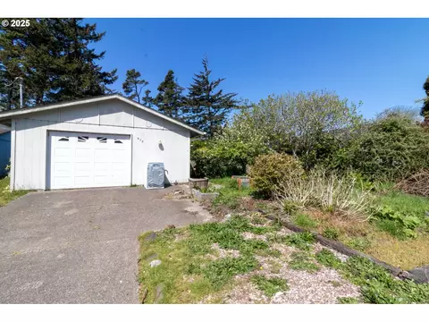 975 Kingwood St, Florence, OR 97439