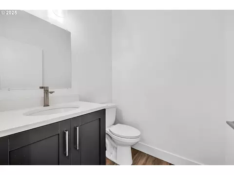 Bath - 193 E 20th Ave, Eugene, OR 97405 photo 1 of 4