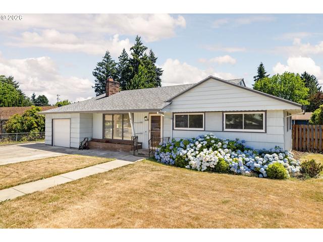 12652 NE Halsey St, Portland, OR 97230