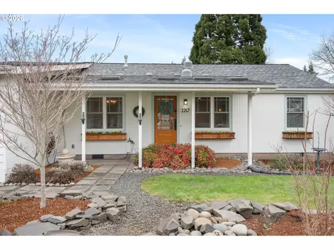 2267 Willona Dr, Eugene, OR 97408