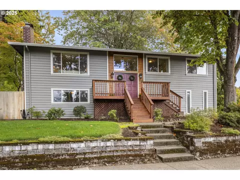 9690 SW New Forest Dr, Beaverton, OR 97008