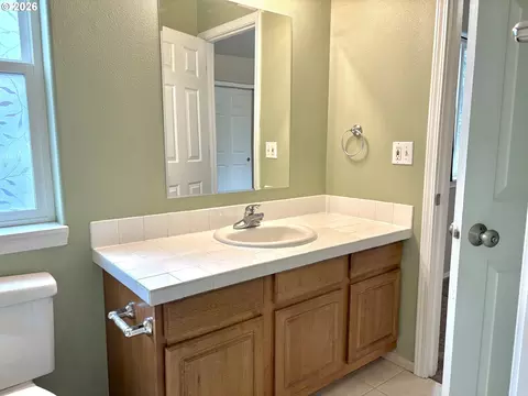 Bath - 653 NW 1st St, Gresham, OR 97030 photo 2 of 5