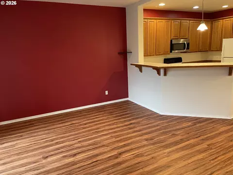 Living - 653 NW 1st St, Gresham, OR 97030 photo 5 of 6