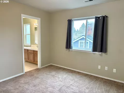 Bedroom - 653 NW 1st St, Gresham, OR 97030 photo 4 of 6