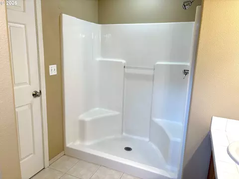 Bath - 653 NW 1st St, Gresham, OR 97030 photo 5 of 5