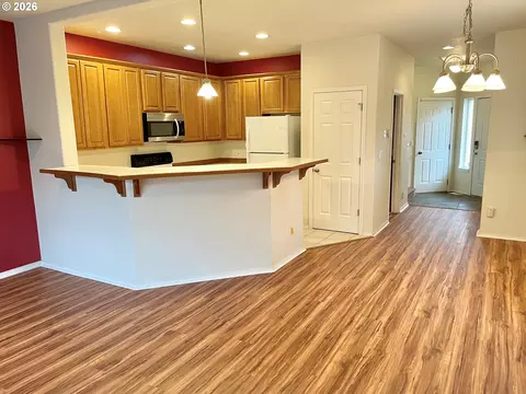 Kitchen - 653 NW 1st St, Gresham, OR 97030 photo 1 of 4