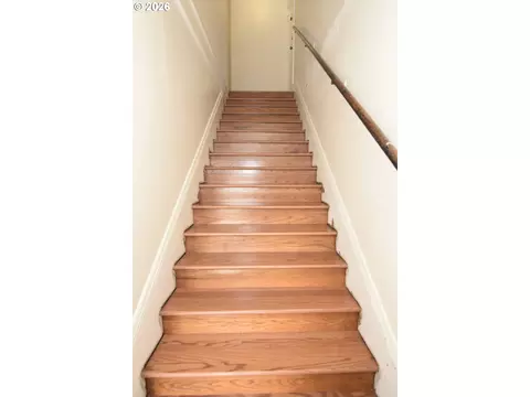 Entry Way - 608 4th St, Springfield, OR 97477 photo 2 of 2