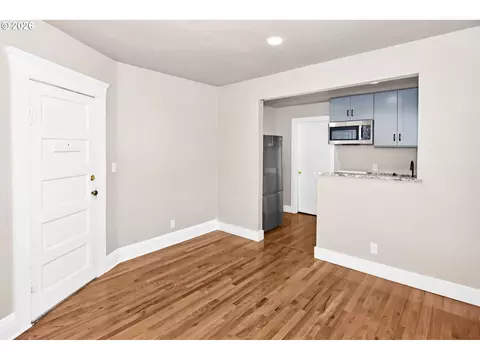 Living - 608 4th St, Springfield, OR 97477 photo 1 of 4