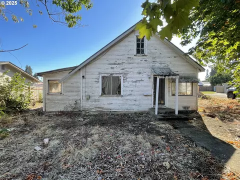 1109 4th St, Springfield, OR 97477