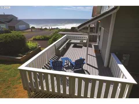 71 Surfside Dr, Yachats, OR 97498