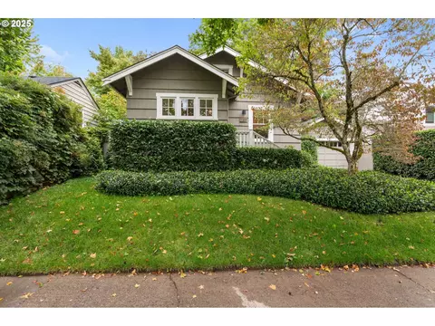 2207 Harris St, Eugene, OR 97405