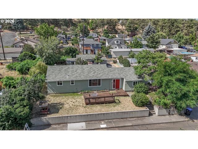 214 E 13th St, The Dalles, OR 97058