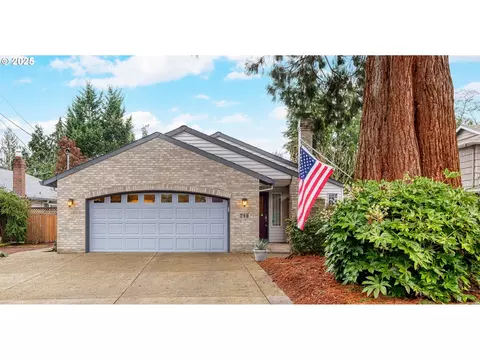 790 NE 3rd Ave, Hillsboro, OR 97124