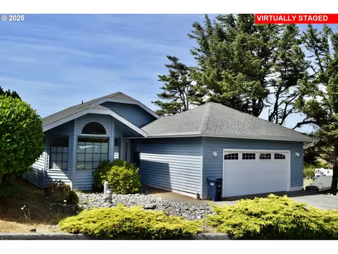 30436 Driftwood Dr, Gold Beach, OR 97444