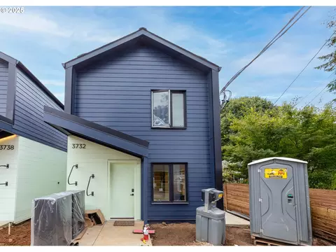 3732 SE Harvey St #2, Milwaukie, OR 97222