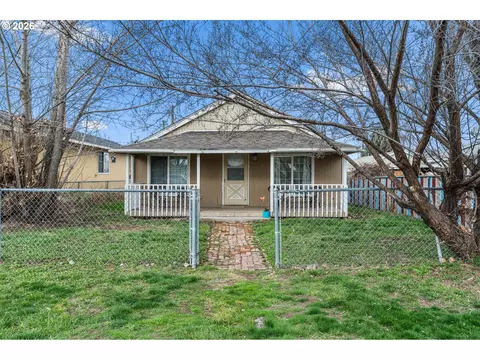 859 NW Ewen St, Prineville, OR 97754
