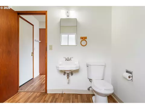 Bath - 910 SE 214th Ave, Gresham, OR 97030 photo 1 of 3