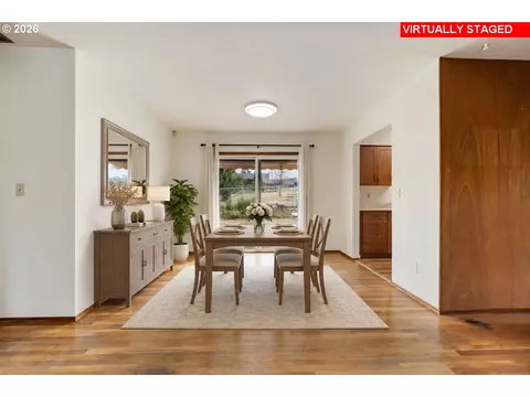 Dining - 910 SE 214th Ave, Gresham, OR 97030 photo 1 of 1