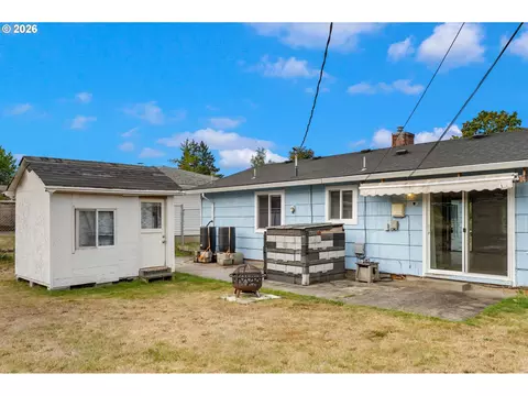 Exterior - 910 SE 214th Ave, Gresham, OR 97030 photo 5 of 5