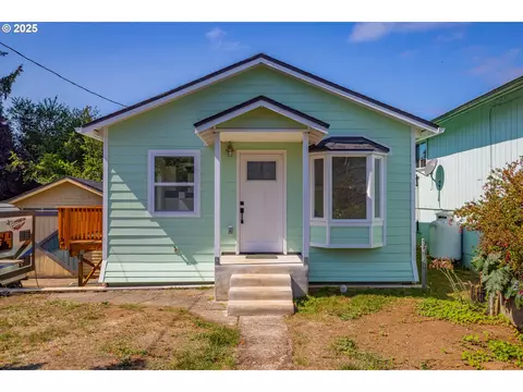 1175 N Dean St, Coquille, OR 97423