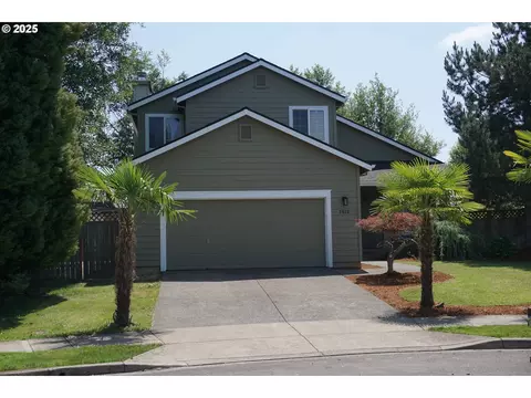 2522 Broadmoor Pl, Woodburn, OR 97071