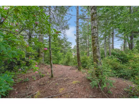 1639 Willow Loop, Florence, OR 97439 photo 5