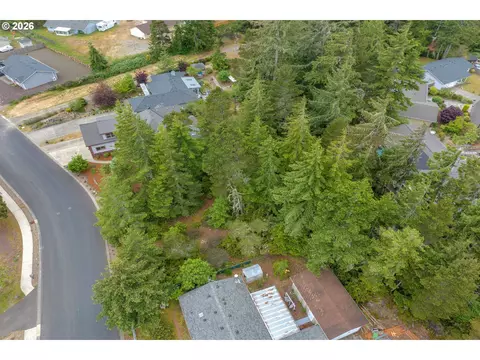 1639 Willow Loop, Florence, OR 97439 photo 3
