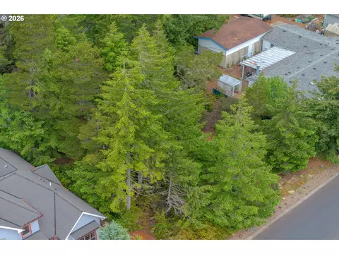 1639 Willow Loop, Florence, OR 97439 photo 14