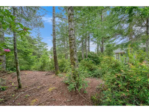 1639 Willow Loop, Florence, OR 97439 photo 11
